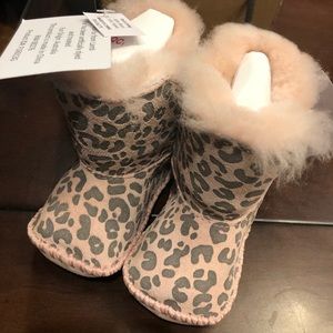 Ugg infant pink leopard boot